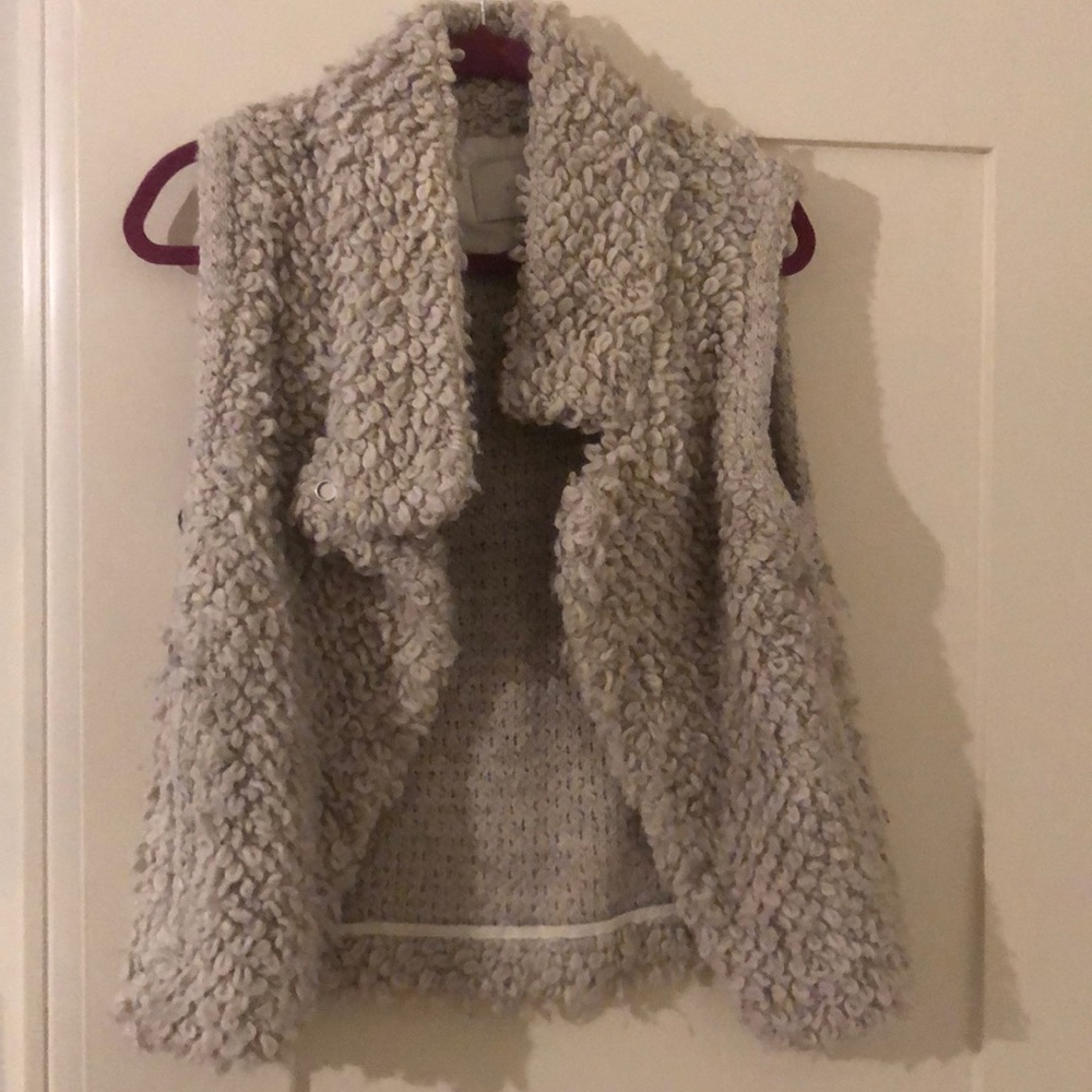 Iro knit vest- looped cream wool